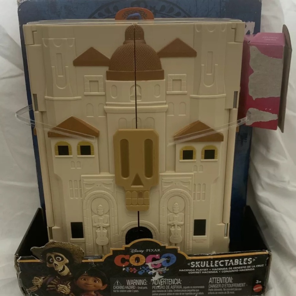 Coco Playset for Skullectables Figures Disney Pixar Miguel Dante Disney Pixar